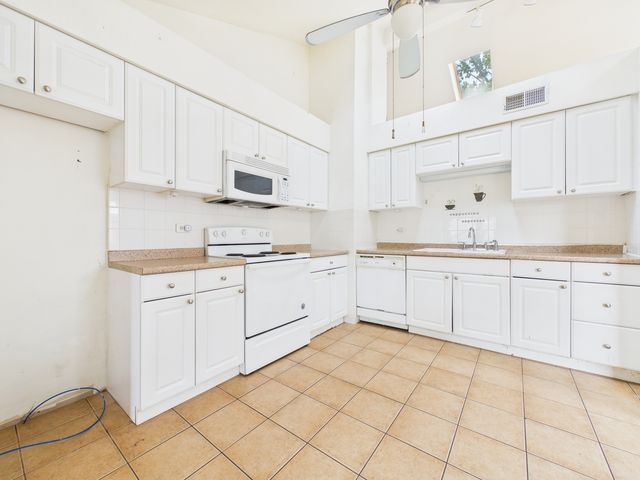 2308 Stratford Avenue, Westchester, IL 60154