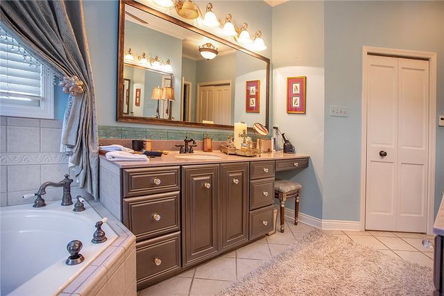 10318 Meers Lane, Dardanelle, AR 72834