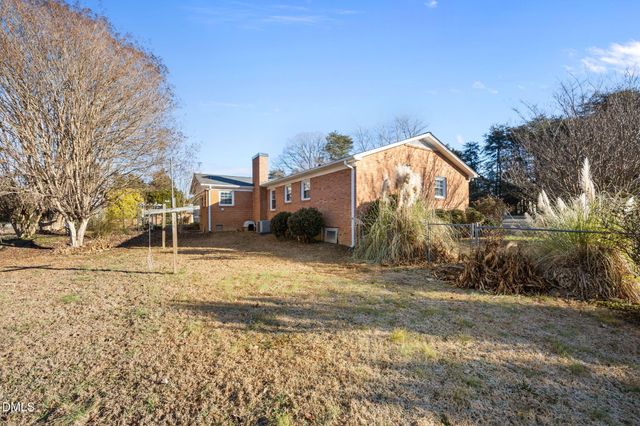 5509 Yanceyville Road, Browns Summit, NC 27214