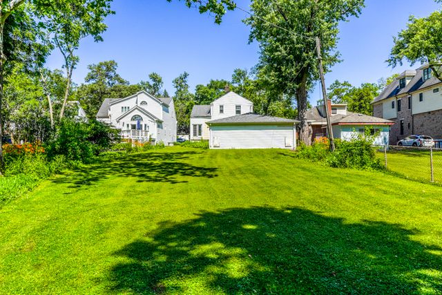 4068 Western Avenue, Western Springs, IL 60558