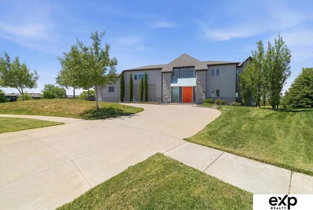7711 S 96 Bay, Lincoln, NE 68526