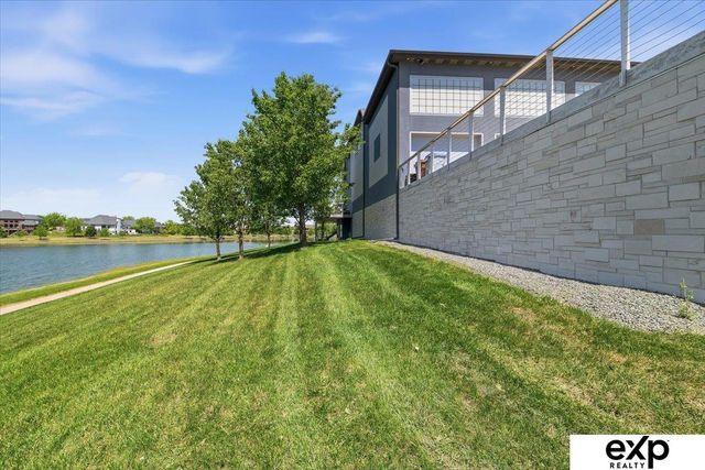 7711 S 96 Bay, Lincoln, NE 68526