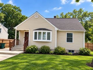 23210 W Lone Tree Lane, Lake Zurich, IL 60047