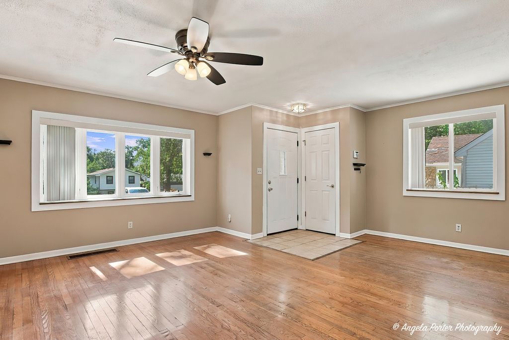 23210 W Lone Tree Lane, Lake Zurich, IL 60047 — photo 2