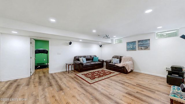 15938 Long Meadow Way, Louisville, KY 40245