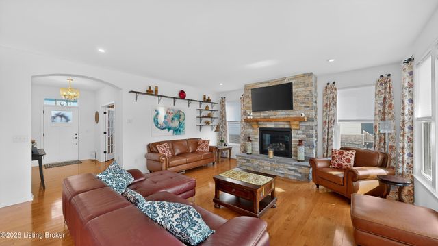 15938 Long Meadow Way, Louisville, KY 40245