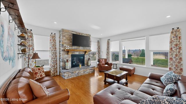 15938 Long Meadow Way, Louisville, KY 40245