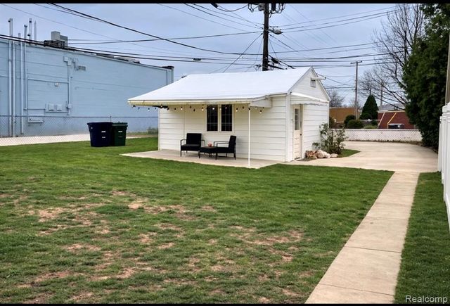 15854 Englewood Avenue, Allen Park, MI 48101