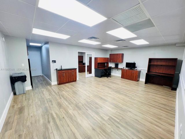 8390 W Flagler St 106, Miami, FL 33144