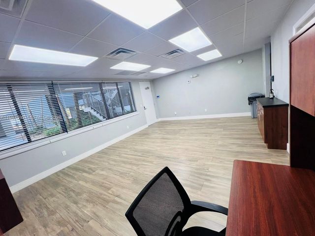 8390 W Flagler St 106, Miami, FL 33144