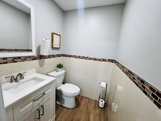 8390 W Flagler St 106, Miami, FL 33144