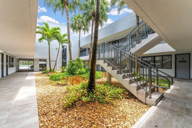 8390 W Flagler St 106, Miami, FL 33144