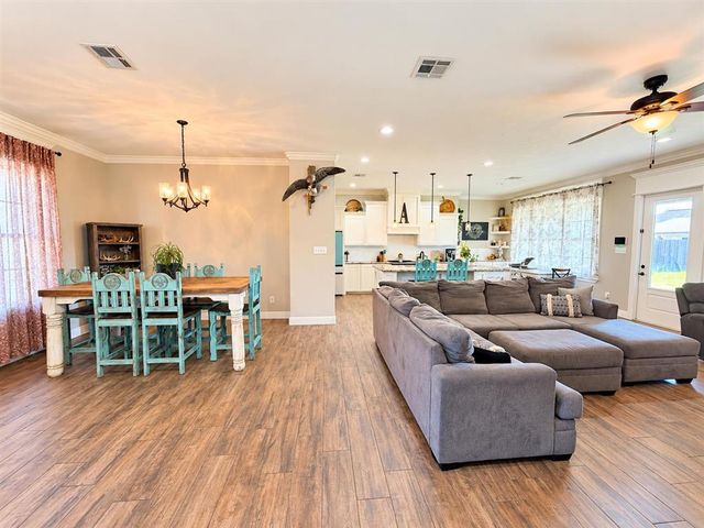 1489 Cameron Ct Court, Lake Charles, LA 70611