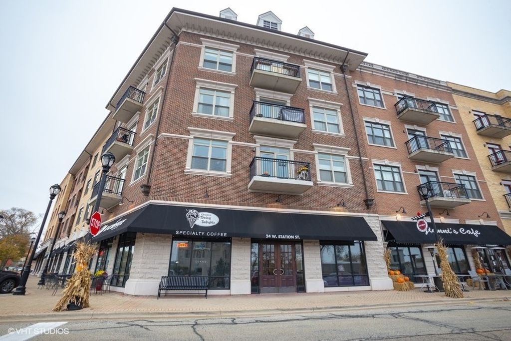 24 W Station Street 413W, Palatine, IL 60067 — exterior