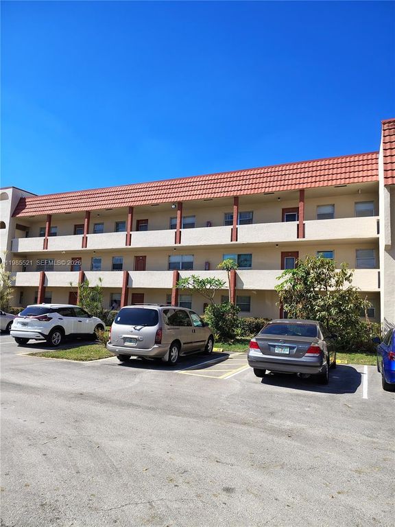 3051 E Sunrise Lakes Dr 210, Sunrise, FL 33322