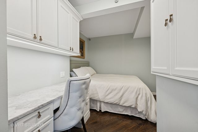 1122 N CLARK Street 3301-10, Chicago, IL 60610