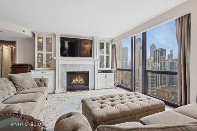 1122 N CLARK Street 3301-10, Chicago, IL 60610