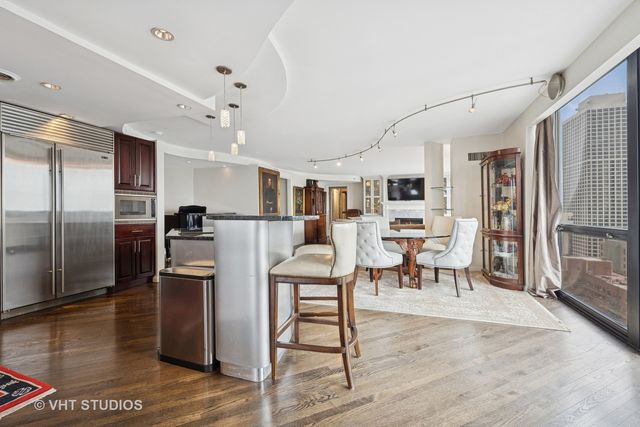 1122 N CLARK Street 3301-10, Chicago, IL 60610