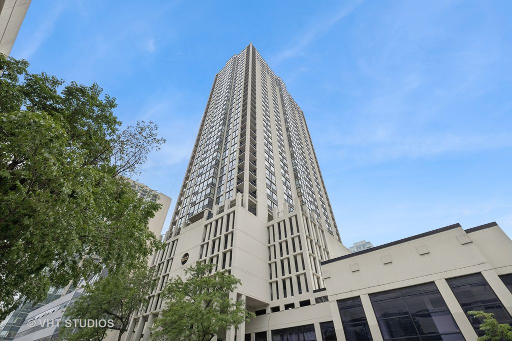 1122 N CLARK Street 3301-10, Chicago, IL 60610