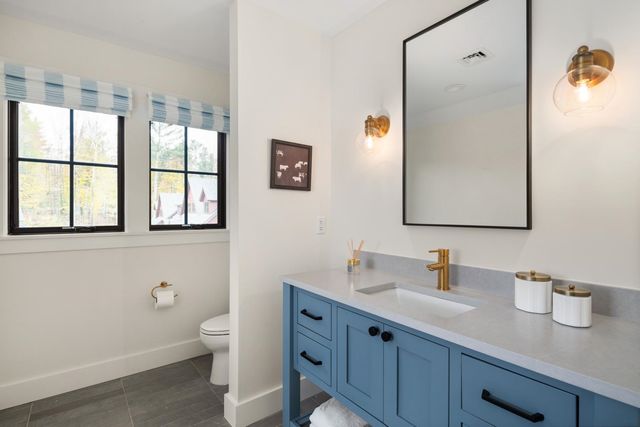 60-B Landing Circle 60-B, Stowe, VT 05672