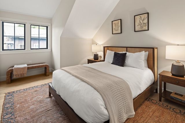 60-B Landing Circle 60-B, Stowe, VT 05672