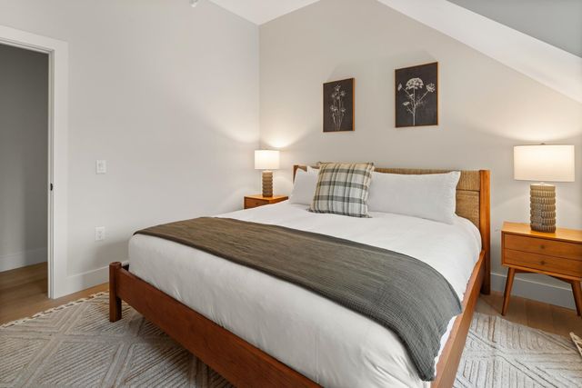 60-B Landing Circle 60-B, Stowe, VT 05672