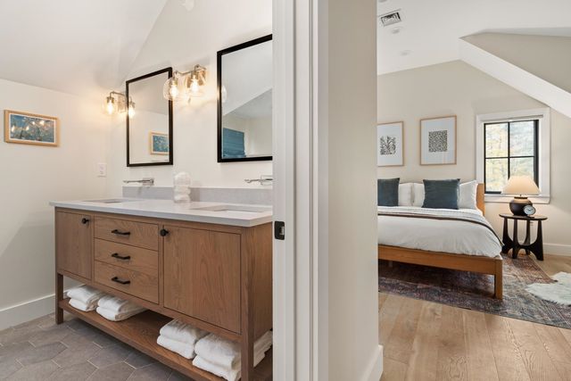 60-B Landing Circle 60-B, Stowe, VT 05672