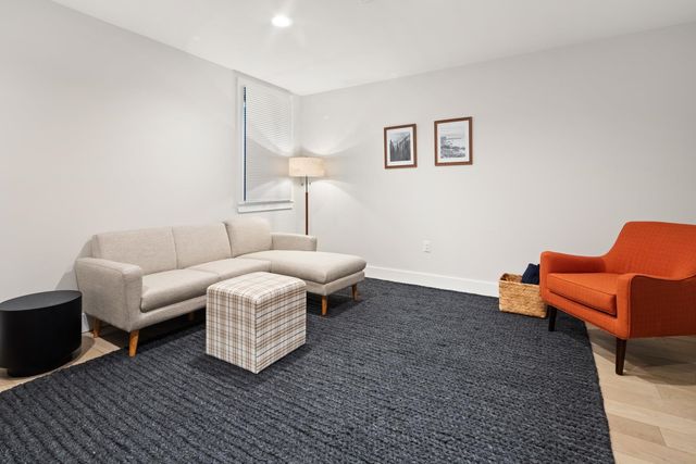 60-B Landing Circle 60-B, Stowe, VT 05672