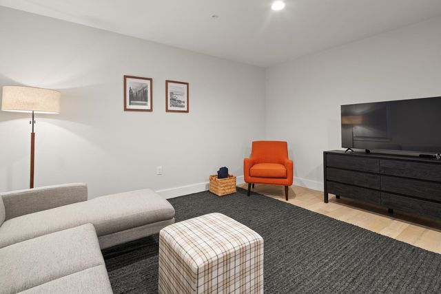 60-B Landing Circle 60-B, Stowe, VT 05672