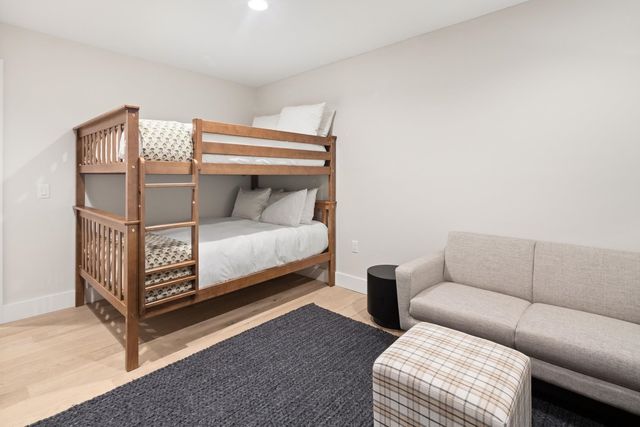 60-B Landing Circle 60-B, Stowe, VT 05672