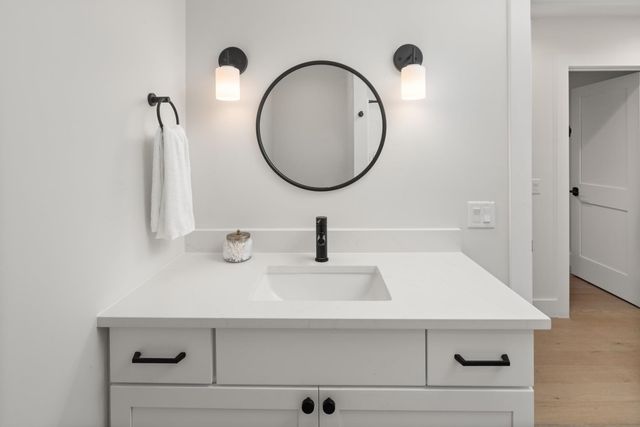 60-B Landing Circle 60-B, Stowe, VT 05672