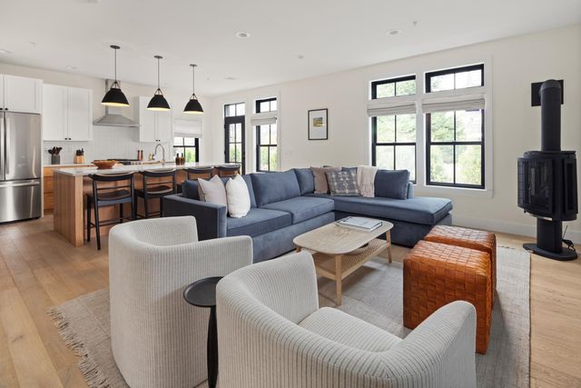 60-B Landing Circle 60-B, Stowe, VT 05672