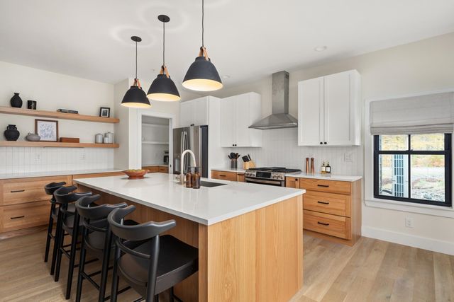 60-B Landing Circle 60-B, Stowe, VT 05672