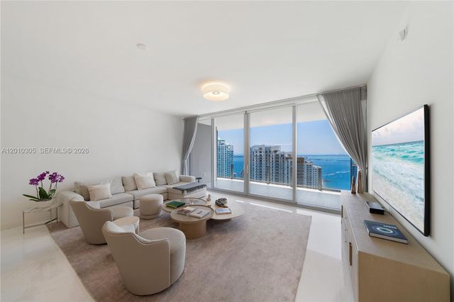300 Biscayne Blvd Way 3503C, Miami, FL 33131
