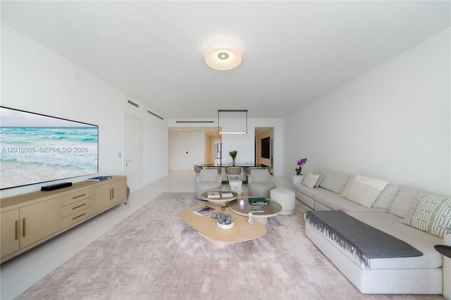 300 Biscayne Blvd Way 3503C, Miami, FL 33131