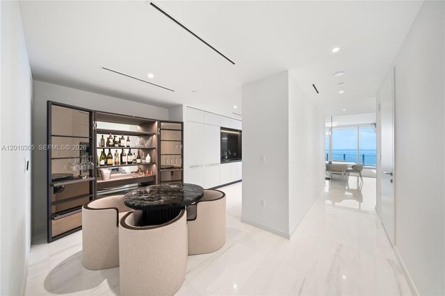300 Biscayne Blvd Way 3503C, Miami, FL 33131