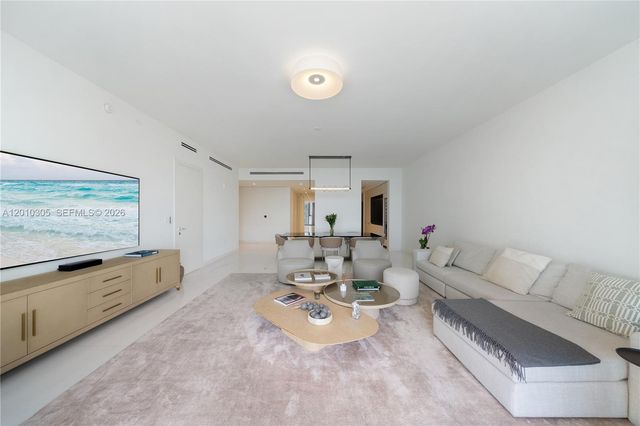 300 Biscayne Blvd Way 3503C, Miami, FL 33131