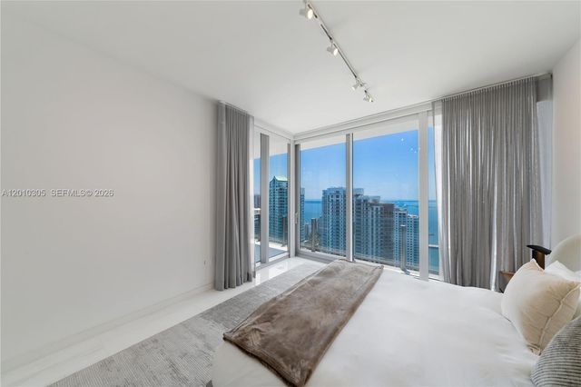 300 Biscayne Blvd Way 3503C, Miami, FL 33131