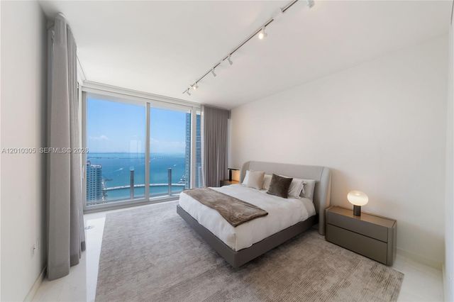 300 Biscayne Blvd Way 3503C, Miami, FL 33131