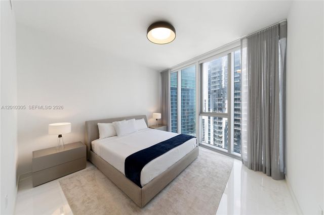 300 Biscayne Blvd Way 3503C, Miami, FL 33131