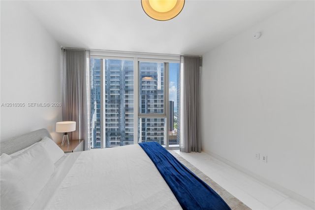 300 Biscayne Blvd Way 3503C, Miami, FL 33131