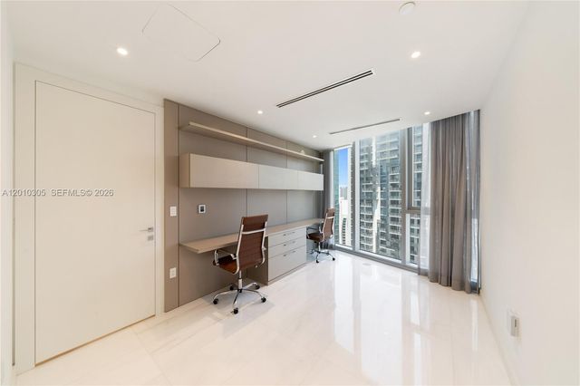 300 Biscayne Blvd Way 3503C, Miami, FL 33131