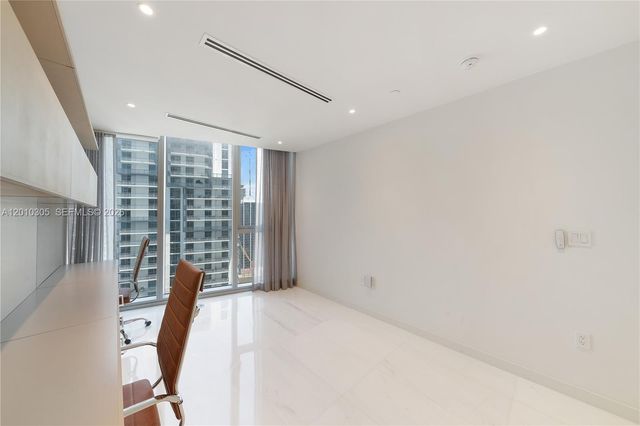 300 Biscayne Blvd Way 3503C, Miami, FL 33131