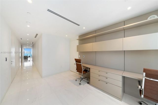 300 Biscayne Blvd Way 3503C, Miami, FL 33131