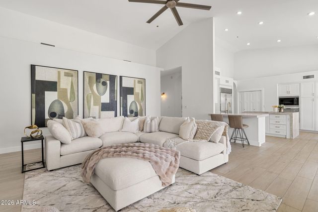 8627 E CORRINE Drive, Scottsdale, AZ 85260