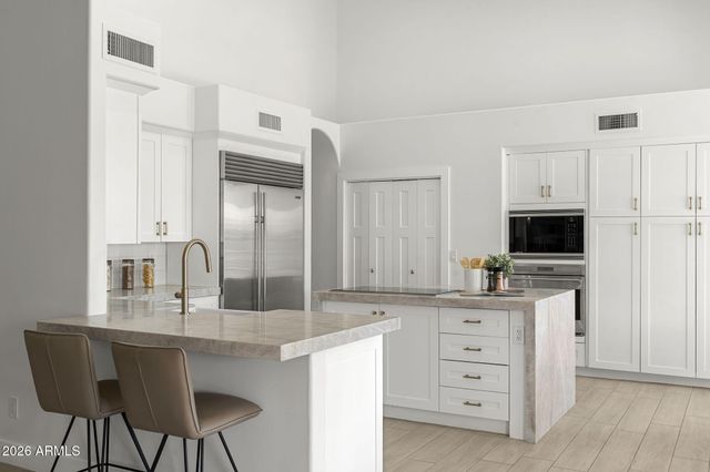 8627 E CORRINE Drive, Scottsdale, AZ 85260