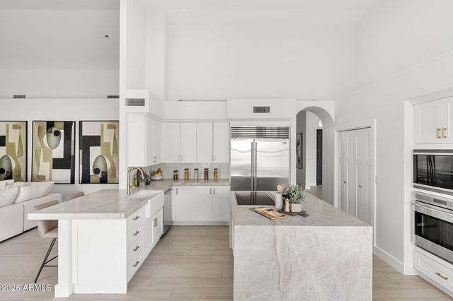 8627 E CORRINE Drive, Scottsdale, AZ 85260