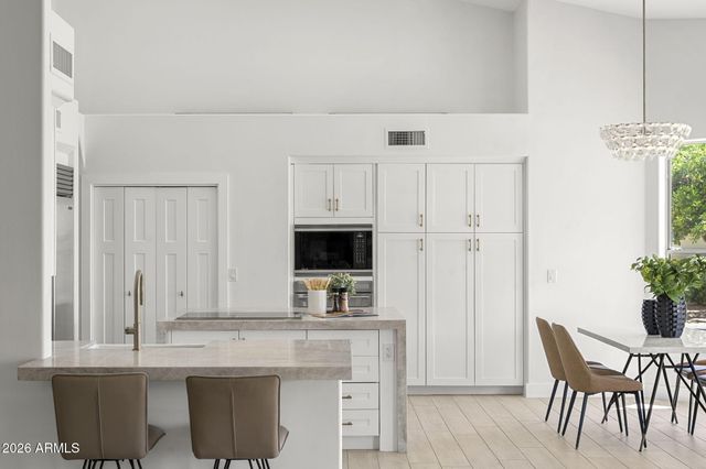 8627 E CORRINE Drive, Scottsdale, AZ 85260