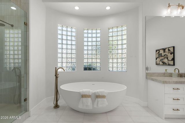 8627 E CORRINE Drive, Scottsdale, AZ 85260