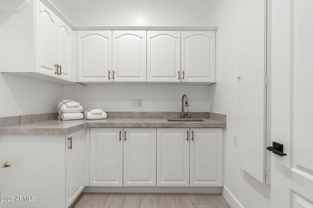 8627 E CORRINE Drive, Scottsdale, AZ 85260